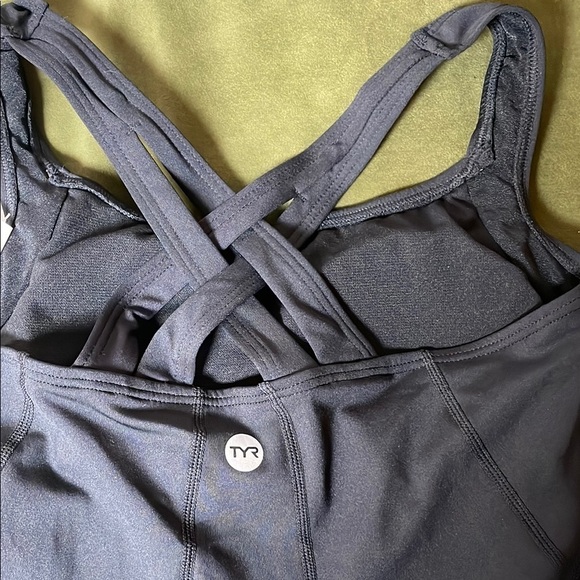 NEW TYR Tankini Swim Top - Picture 7 of 8